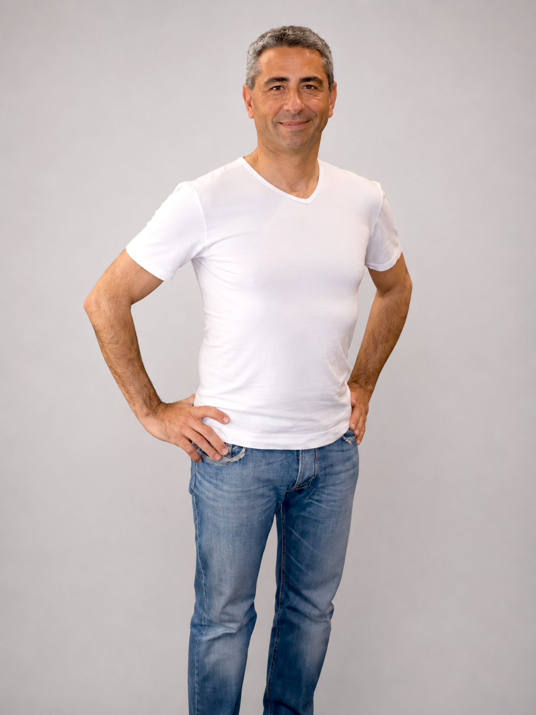 MAGLIA HORUS Design versatile, avvolgente ed energia diffusa