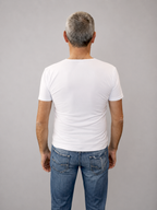 MAGLIA HORUS Design versatile, avvolgente ed energia diffusa