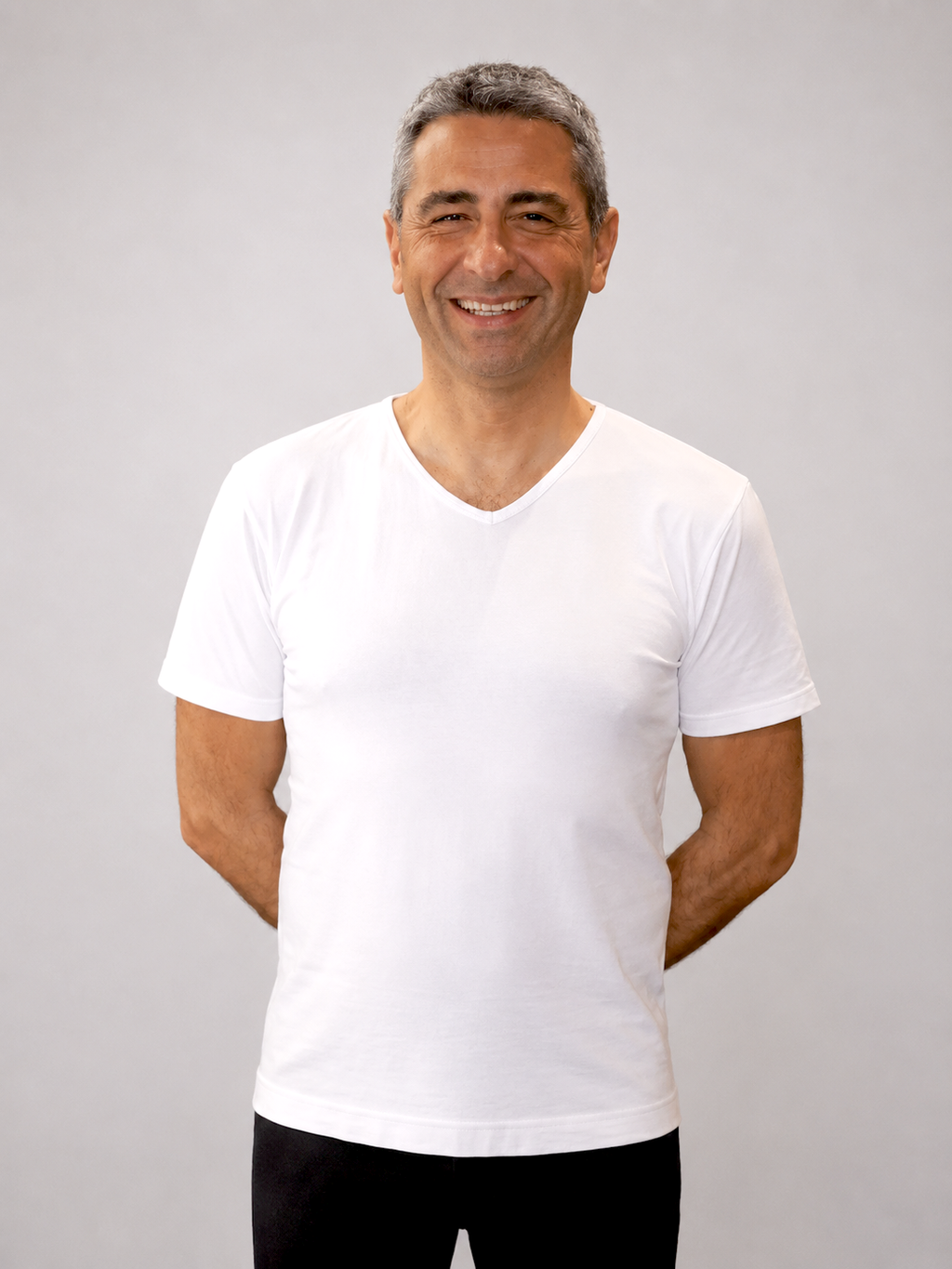 MAGLIA HORUS Design versatile, avvolgente ed energia diffusa