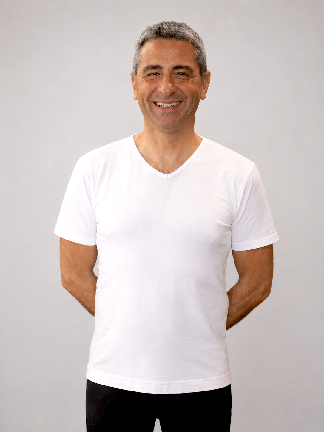 MAGLIA HORUS Design versatile, avvolgente ed energia diffusa